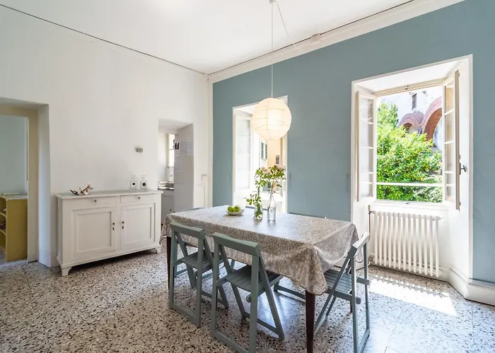 In Centro Storico A Cannero Riviera